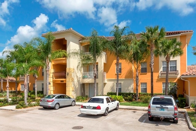 The Isles of Porto Vista in Cape Coral, FL - Building Photo