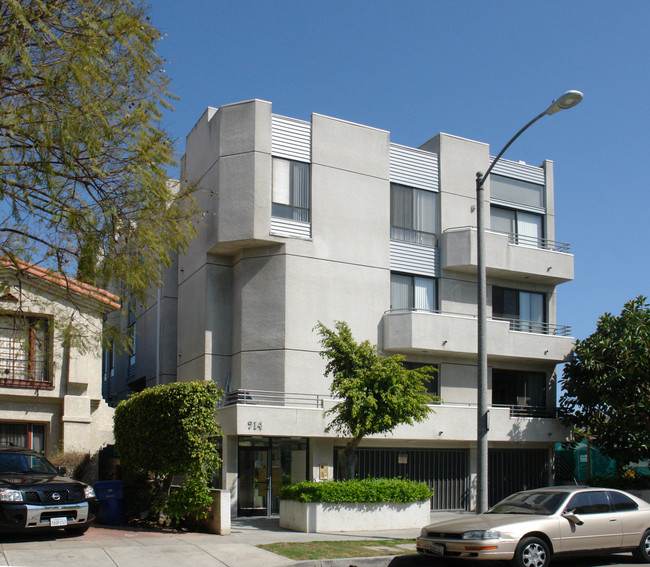 914 S Wooster St in Los Angeles, CA - Building Photo - Building Photo