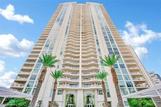 2777 Paradise Rd in Las Vegas, NV - Building Photo - Building Photo