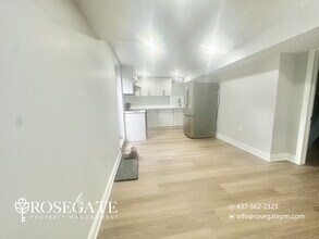 5886 Shelford Terrace in Mississauga, ON - Building Photo - Building Photo