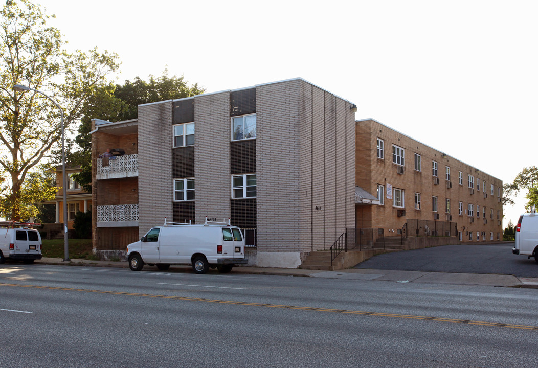 Bustleton Gardens in Philadelphia, PA - Building Photo