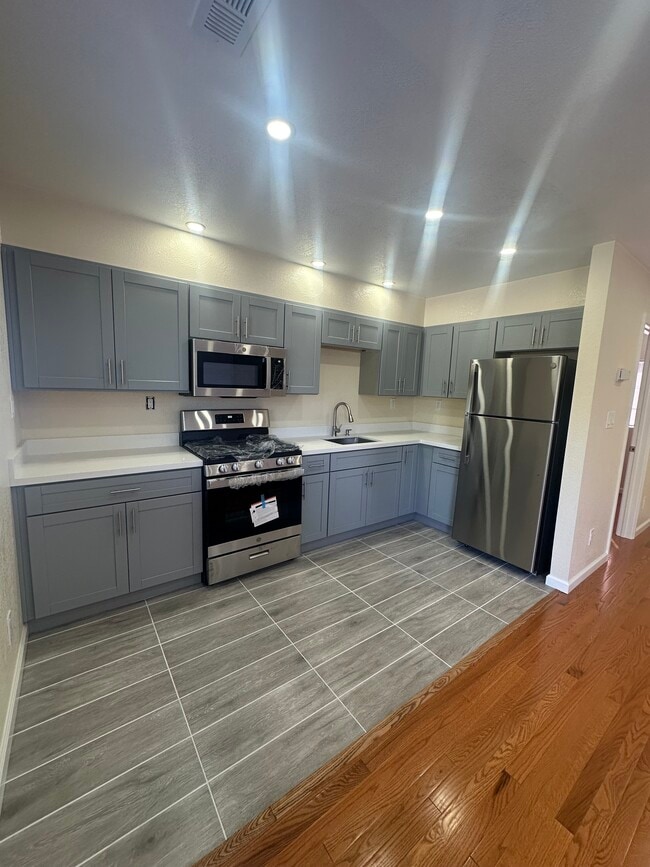 4027 Fullington St, Unit 4027 fullington street in Oakland, CA - Building Photo - Building Photo