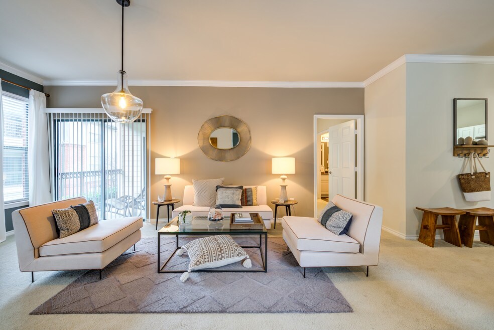 The Tradition Lovers Lane Apartments Dallas, TX Apartments For Rent