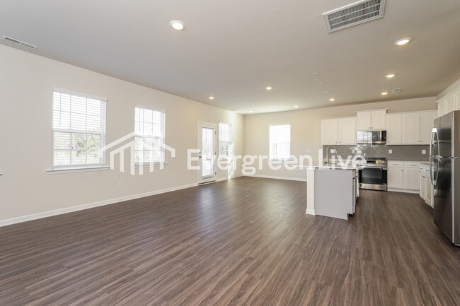 5615 Hydrangea St in Winston-Salem, NC - Building Photo - Building Photo