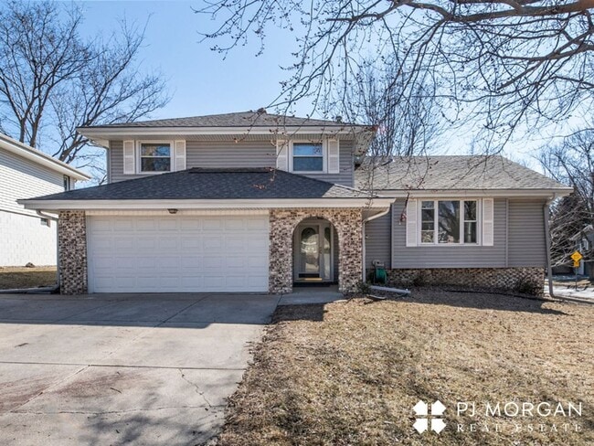 property at 2155 N 124th Ave Cir
