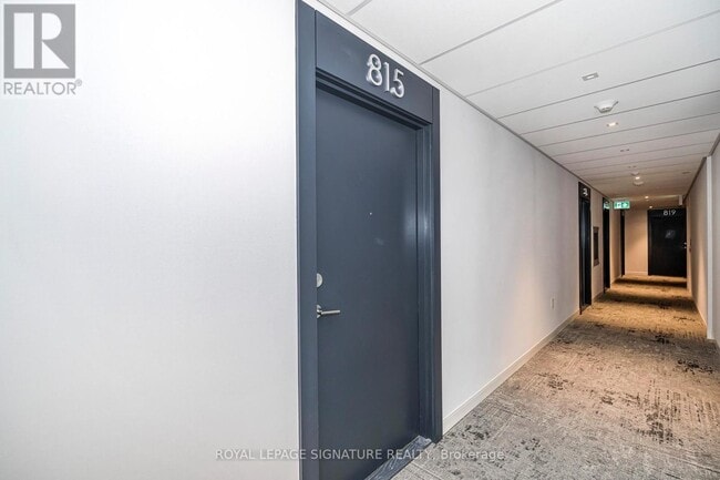 7439 Kingston Rd in Toronto, ON - Building Photo - Building Photo