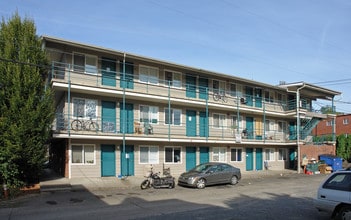 Harris House in Eugene, OR - Foto de edificio - Building Photo