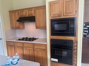 1605 Willow Creek in Mesquite, TX - Foto de edificio - Building Photo