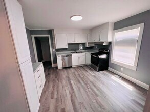 106 Lester Ave in Greenville, SC - Building Photo - Building Photo