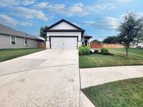 105 Syrah Ct in Leander, TX - Building Photo - Building Photo