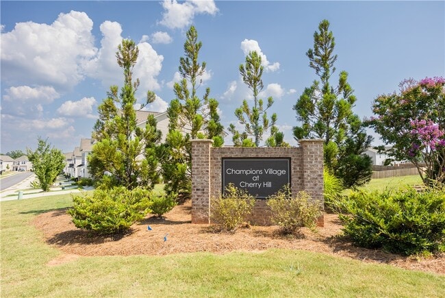 316 Phillips Dr in Pendleton, SC - Building Photo - Building Photo