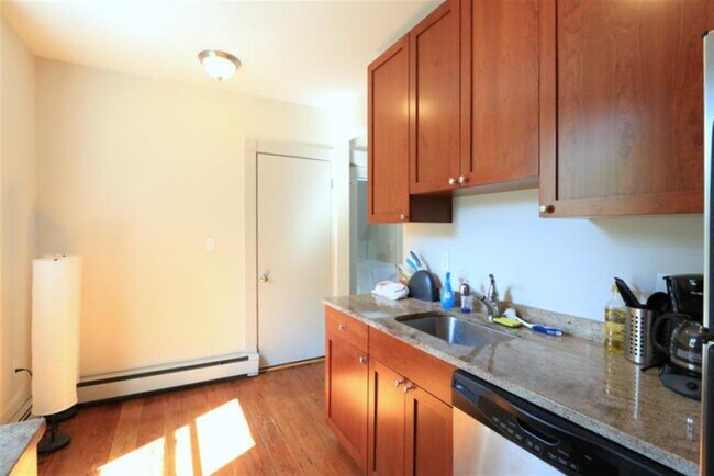 107 Winter St, Unit 2 in Cambridge, MA - Building Photo - Building Photo