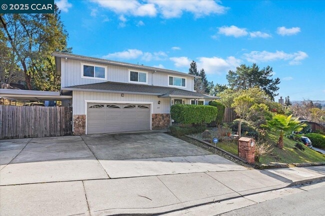 207 Midway Dr in Martinez, CA - Building Photo - Building Photo