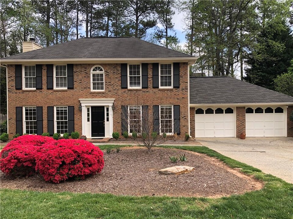 1338 Nonie Way in Marietta, GA - Foto de edificio