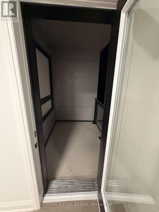 3250 Carding Mill Trail in Oakville, ON - Building Photo - Building Photo