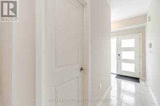 7310 Marvel Dr in Niagara Falls, ON - Building Photo - Building Photo