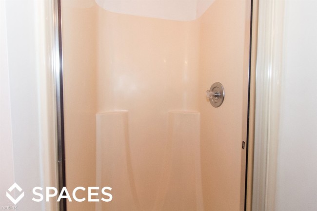 3713 N Janssen Ave-Unit -Apt 1 in Chicago, IL - Building Photo - Building Photo
