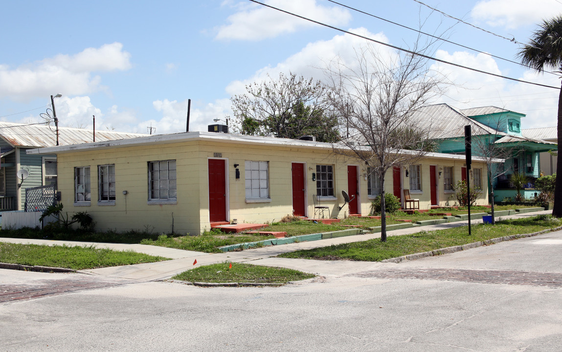 1607 N 18th St in Tampa, FL - Building Photo