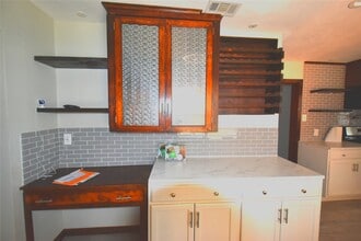 5602 Tallow Ln in Houston, TX - Building Photo - Building Photo