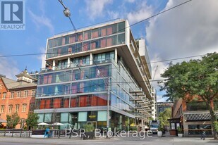 560 King St W in Toronto, ON - Building Photo
