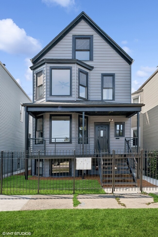 property at 2146 N Hamlin Ave