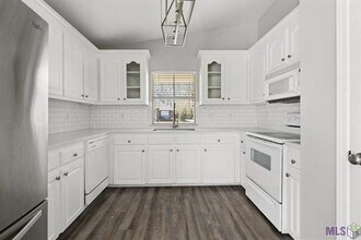 1193 Springlake Dr in Baton Rouge, LA - Building Photo - Building Photo
