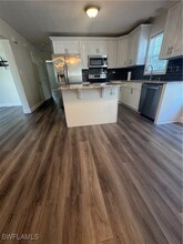 533 Leawood Cir in Naples, FL - Building Photo - Building Photo