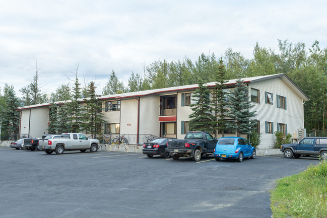 622 W Daron Dr in Palmer, AK - Foto de edificio - Building Photo