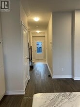 6 Mockingbird Ln in Hamilton, ON - Building Photo - Building Photo