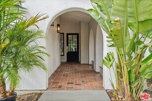 3549 Elm Dr in Calabasas, CA - Building Photo