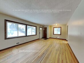 3612 Commodore Dr in Minneapolis, MN - Foto de edificio - Building Photo