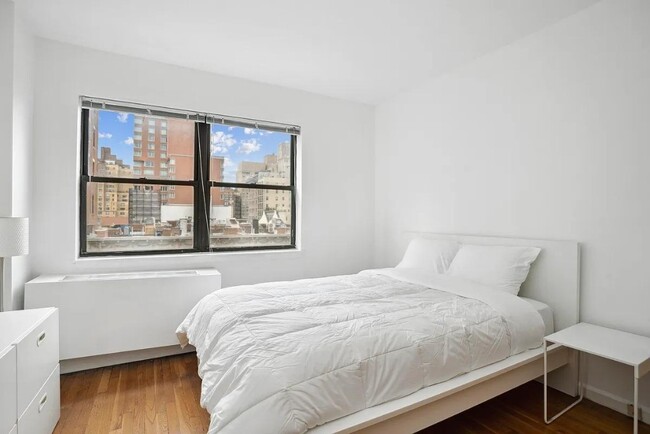 186 W 80th St in New York, NY - Building Photo - Building Photo