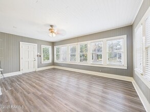 408 Harding St in Lafayette, LA - Foto de edificio - Building Photo
