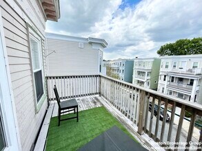 26 Taft St, Unit 2 in Boston, MA - Building Photo - Building Photo