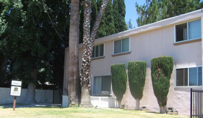 7340 Variel Ave in Canoga Park, CA - Building Photo - Building Photo