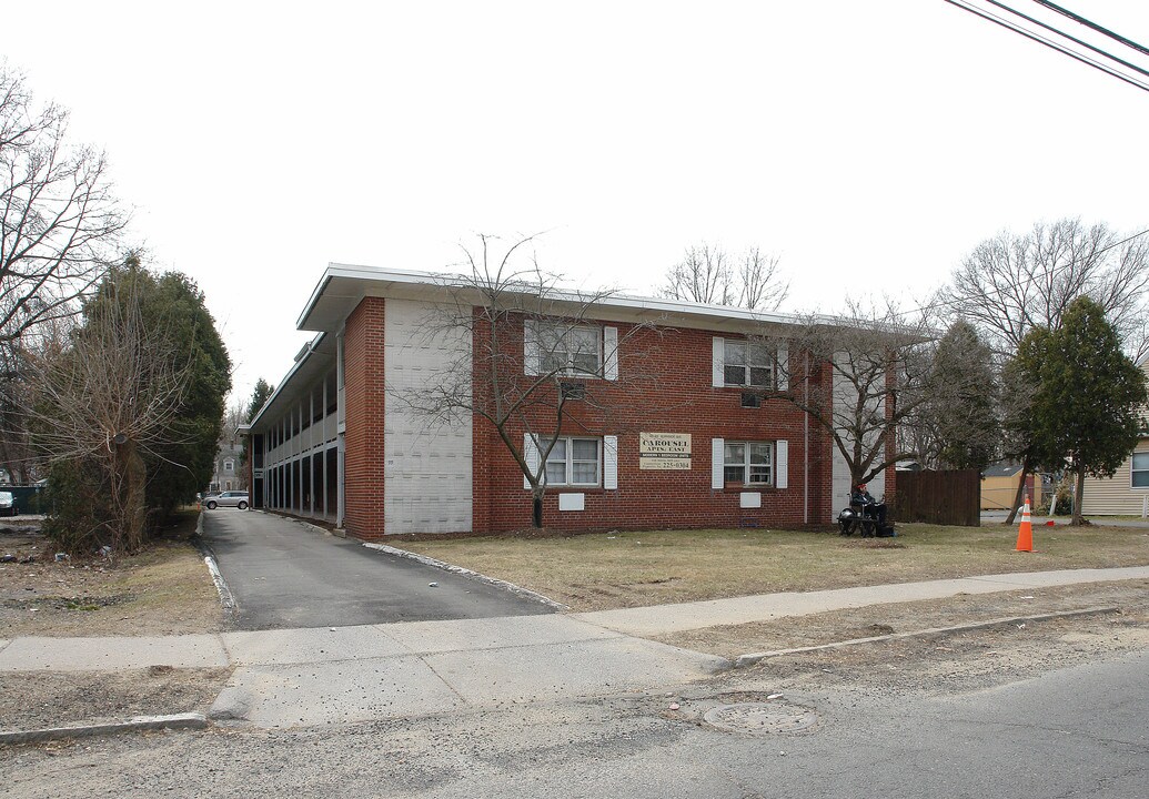 Carousel East in East Hartford, CT - Foto de edificio