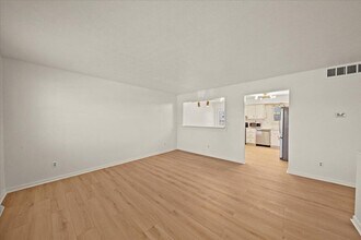 2237 Wideview Dr in Covington, KY - Building Photo - Building Photo