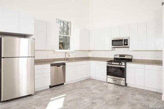 121 Rombout Ave in Beacon, NY - Building Photo - Building Photo