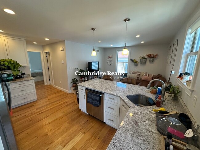 37 Porter St, Unit 1T in Cambridge, MA - Building Photo - Building Photo