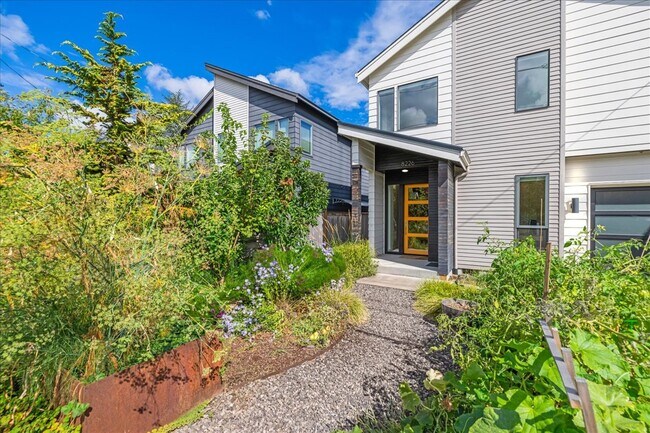8226 SE 19th Ave in Portland, OR - Building Photo - Building Photo