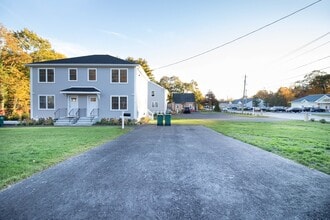 5 W Chapel St in Abington, MA - Building Photo - Building Photo