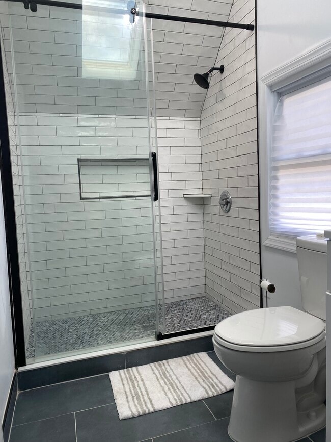136 West St, Unit 2 in Englewood, NJ - Building Photo - Building Photo