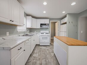 1837 E Granet Ave in Hazel Park, MI - Building Photo - Building Photo