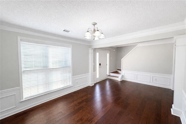 5830 Haterleigh Dr in Alpharetta, GA - Foto de edificio - Building Photo