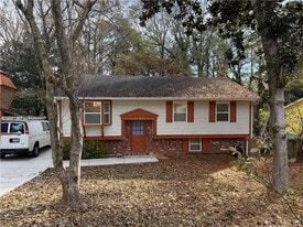 6190 San Juan St in Forest Park, GA - Building Photo
