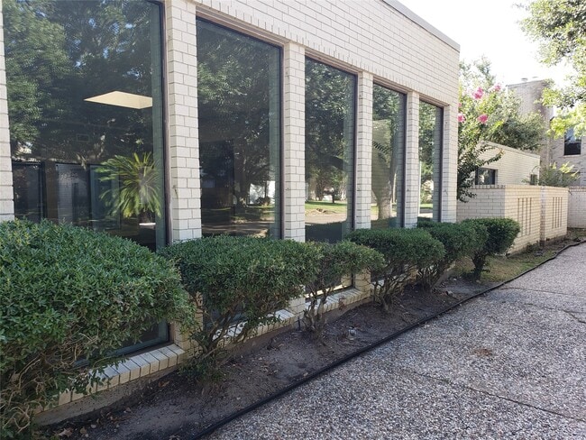 10738 Villa Lea Ln in Houston, TX - Foto de edificio - Building Photo