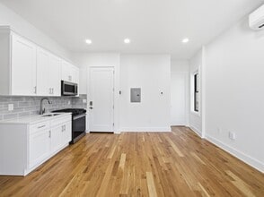 858 West Side Ave in Jersey City, NJ - Building Photo - Building Photo