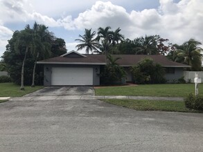 11600 SW 107th Terrace in Miami, FL - Foto de edificio - Building Photo