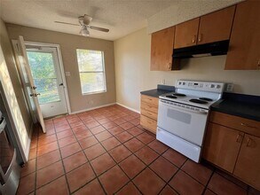 304 Highland Estates Dr in Round Rock, TX - Building Photo - Building Photo