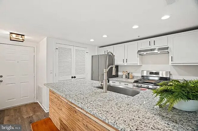 1240 Holbrook Ter NE, Unit 204 in Washington, DC - Building Photo - Building Photo